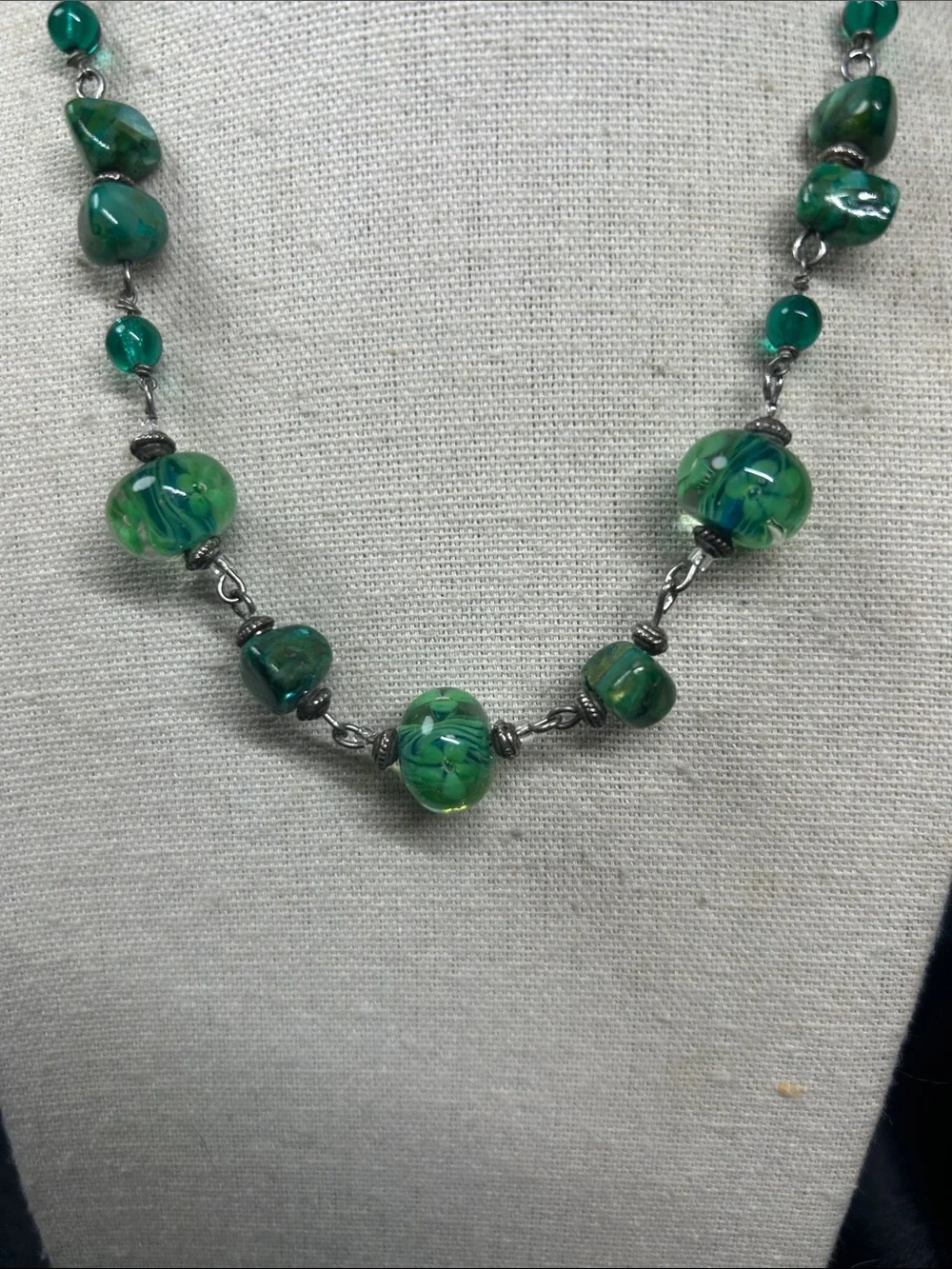 Green Glass and Stone Bead Strand Necklace